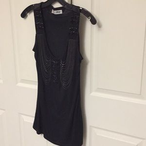 Tank top with beads and narrow chain